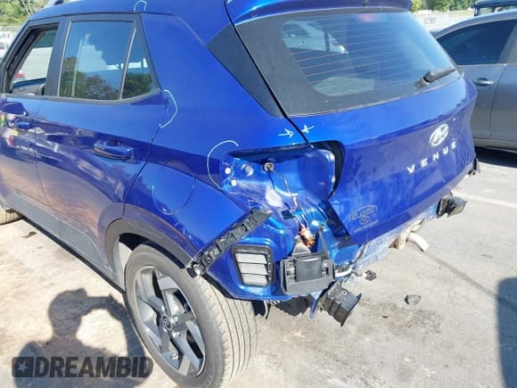 ✅ 2023 Hyundai Venue SEL • VIN: KMHRC8A33PU262356 • Lot: 40310588. Listed on IAAI with 18,379 mi. Free auction sales archive from the USA and detailed vehicle history report at DreamBid. Image 6.