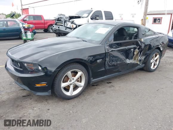 ✅ 2010 Ford Mustang GT • VIN: 1ZVBP8CH4A5127596 • Lot: 42257983. Listed on IAAI with 67,389 mi. Free auction sales archive from the USA and detailed vehicle history report at DreamBid. Image 17.