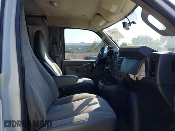✅ 2021 Chevrolet Express Cargo • VIN: 1GCWGAFP5M1154767 • Lot: 42603834. Listed on IAAI with 129,116 mi. Free auction sales archive from the USA and detailed vehicle history report at DreamBid. Image 5.