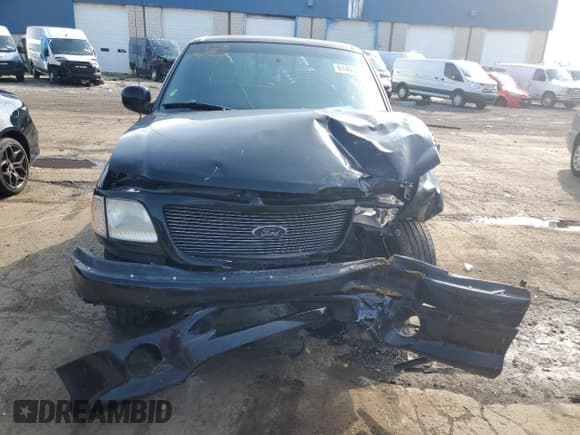 ✅ 2000 Ford F-150 XL • VIN: 2FTRX07L0YCA98549 • Lot: 61469475. Wystawiony na Copart z przebiegiem 67 969 mil. Bezpłatny archiwum sprzedaży aukcyjnych z USA i szczegółowy raport historii pojazdu na DreamBid. Zdjęcie 5.