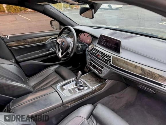 ✅ 2017 BMW 7 Series ALPINA B7 xDrive • VIN: WBA7F2C50HG421538 • Lot: 96766465. Listed on Copart with 99,848 mi. Free auction sales archive from the USA and detailed vehicle history report at DreamBid. Image 8.