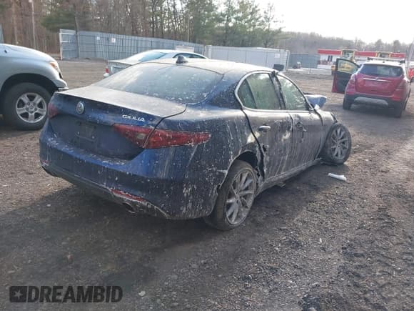 ✅ 2017 Alfa Romeo Giulia Ti • VIN: ZARFAEEN6H7549171 • Лот: 41398169. Опубликован ранее на IAAI с пробегом 94 044 миль. Бесплатный доступ к архиву аукционных продаж из США и подробный отчёт об истории автомобиля на DreamBid. Изображение 4.