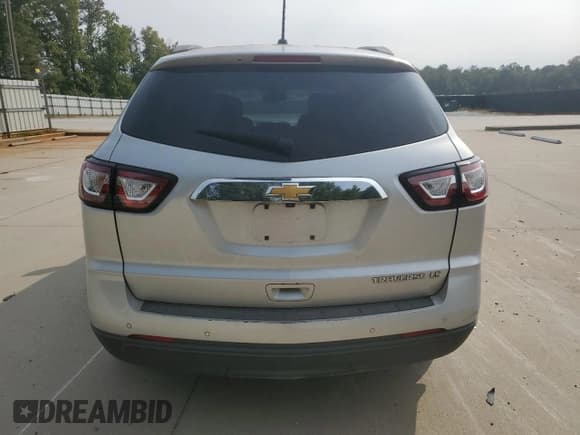 ✅ 2015 Chevrolet Traverse LS • VIN: 1GNKRFED6FJ335030 • Lot: 71094704. Wystawiony na Copart z przebiegiem 157 391 mil. Bezpłatny archiwum sprzedaży aukcyjnych z USA i szczegółowy raport historii pojazdu na DreamBid. Zdjęcie 6.