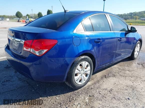 2012 Chevrolet Cruze LS with VIN 1G1PC5SHXC7136758, listed as a IAAI auction lot 43296323 with 183,542 mi miles and . Bid and sale history available at DreamBid. Image 4.