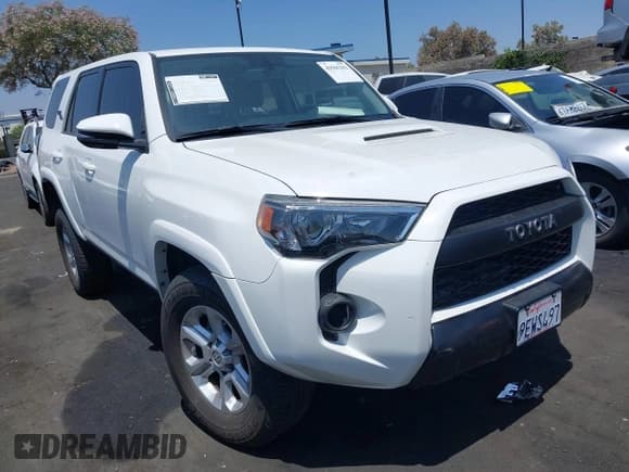 ✅ 2019 Toyota 4Runner SR5 • VIN: JTEBU5JR1K5725714 • Лот: 42565292. Опубликован ранее на IAAI с пробегом 43 826 миль. Бесплатный доступ к архиву аукционных продаж из США и подробный отчёт об истории автомобиля на DreamBid. Изображение 1.