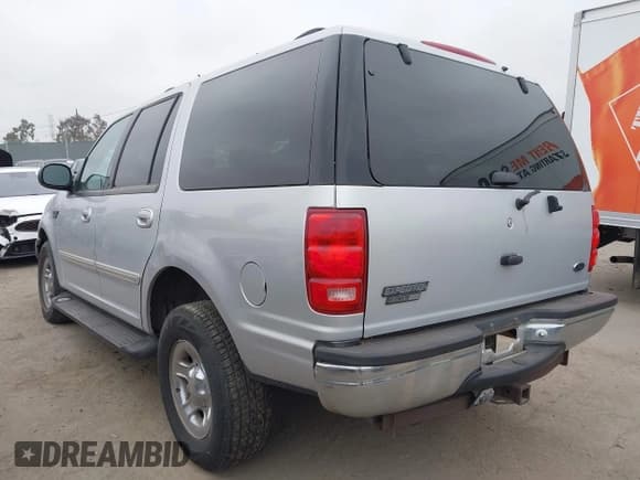 ✅ 1999 Ford Expedition XLT • VIN: 1FMPU18L3XLB00525 • Lot: 42777430. Wystawiony na IAAI z przebiegiem 167 442 mil. Bezpłatny archiwum sprzedaży aukcyjnych z USA i szczegółowy raport historii pojazdu na DreamBid. Zdjęcie 3.