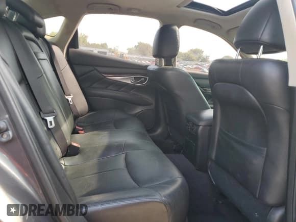 ✅ 2015 Infiniti Q70 • VIN: JN1BY1AR7FM560431 • Лот: 71966894. Опубликован ранее на Copart с пробегом 132 828 миль. Бесплатный доступ к архиву аукционных продаж из США и подробный отчёт об истории автомобиля на DreamBid. Изображение 10.