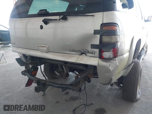 ✅ 2004 Chevrolet Suburban Z71 • VIN: 3GNFK16Z44G293667 • Лот: 42761842. Опубликован ранее на IAAI с пробегом 239 620 миль. Бесплатный доступ к архиву аукционных продаж из США и подробный отчёт об истории автомобиля на DreamBid. Изображение 13.