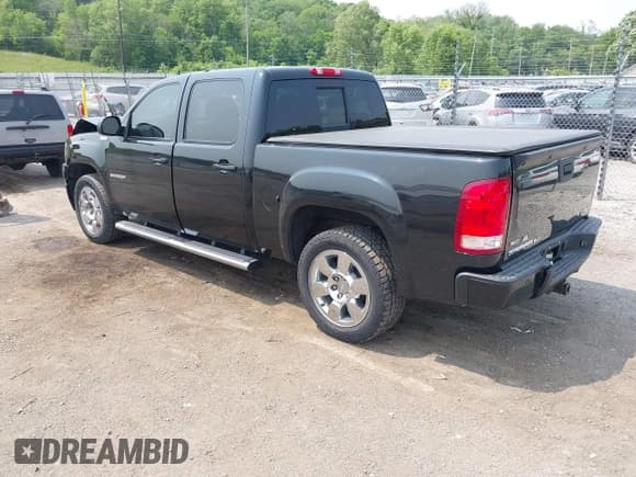 ✅ 2011 GMC Sierra 1500 SLT • VIN: 3GTP2WE34BG328518 • Лот: 42412710. Опубликован ранее на IAAI с пробегом 206 431 миль. Бесплатный доступ к архиву аукционных продаж из США и подробный отчёт об истории автомобиля на DreamBid. Изображение 3.