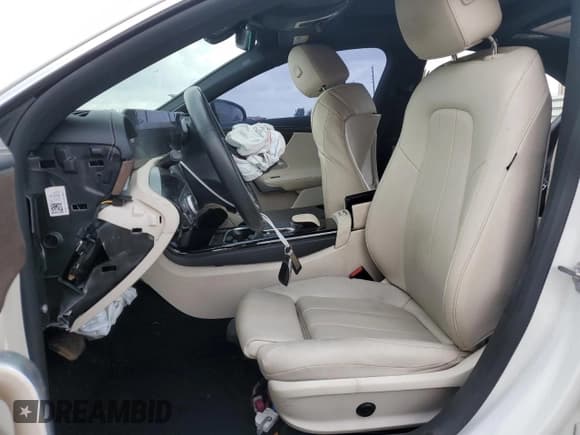 ✅ 2022 Mercedes-Benz CLA 250 • VIN: W1K5J4HB3NN247402 • Lot: 51148805. Wystawiony na Copart z przebiegiem Nie podano. Bezpłatny archiwum sprzedaży aukcyjnych z USA i szczegółowy raport historii pojazdu na DreamBid. Zdjęcie 7.