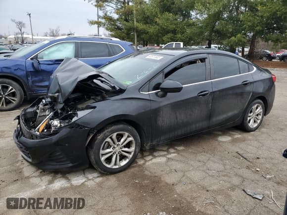 ✅ 2019 Chevrolet Cruze LT • VIN: 1G1BE5SM4K7144452 • Lot: 40571503. Listed on Copart with 96,115 mi. Free auction sales archive from the USA and detailed vehicle history report at DreamBid. Image 1.