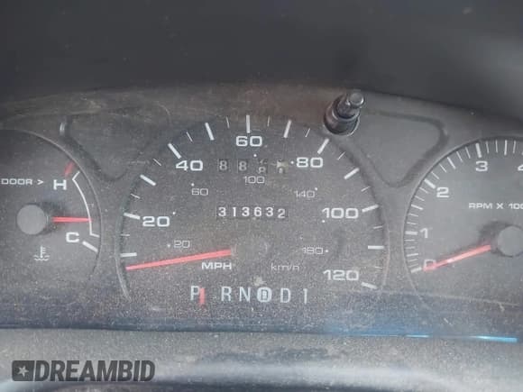 ✅ 2001 Ford Taurus SES • VIN: 1FAFP55U21G266598 • Lot: 43221102. Listed on IAAI with 313,632 mi. Free auction sales archive from the USA and detailed vehicle history report at DreamBid. Image 7.