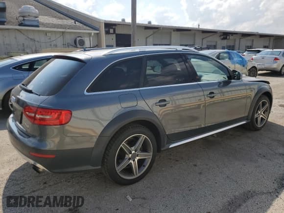 ✅ 2016 Audi allroad A4 Premium Plus • VIN: WA1UFAFL8GA004416 • Лот: 63045464. Опубликован ранее на Copart с пробегом 82 731 миль. Бесплатный доступ к архиву аукционных продаж из США и подробный отчёт об истории автомобиля на DreamBid. Изображение 3.