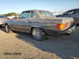 ✅ 1979 Mercedes-Benz CLC • VIN: 10704412051851 • Lot: 47012475. Wystawiony na Copart z przebiegiem 57 238 mil. Bezpłatny archiwum sprzedaży aukcyjnych z USA i szczegółowy raport historii pojazdu na DreamBid. Zdjęcie 2.