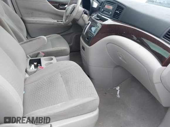 ✅ 2014 Nissan Quest S • VIN: JN8AE2KP4E9106101 • Lot: 43406155. Wystawiony na IAAI z przebiegiem 135 915 mil. Bezpłatny archiwum sprzedaży aukcyjnych z USA i szczegółowy raport historii pojazdu na DreamBid. Zdjęcie 5.