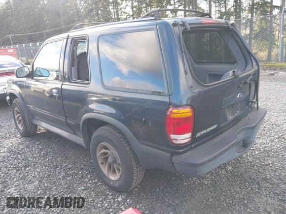 ✅ 2000 Ford Explorer • VIN: 1FMYU70X4YUB00129 • Lot: 41261191. Listed on IAAI with 192,446 mi. Free auction sales archive from the USA and detailed vehicle history report at DreamBid. Image 3.