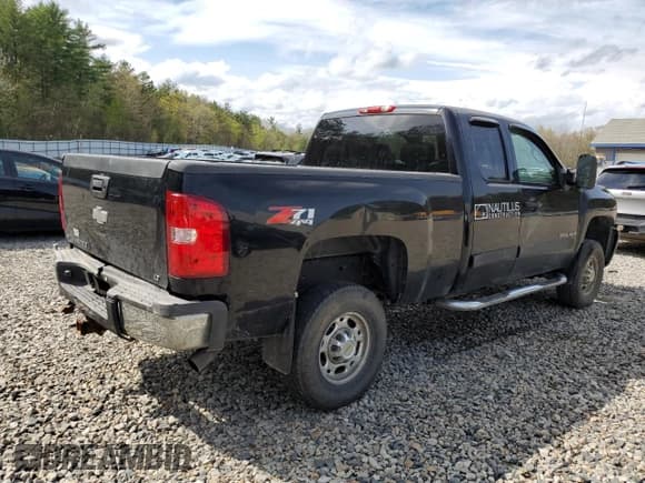 ✅ 2008 Chevrolet Silverado 2500HD 1LT • VIN: 1GCHK29KX8E175321 • Lot: 56190415. Wystawiony na Copart z przebiegiem 135 748 mil. Bezpłatny archiwum sprzedaży aukcyjnych z USA i szczegółowy raport historii pojazdu na DreamBid. Zdjęcie 3.