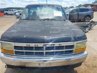 1993 Dodge Dakota z VIN 1B7FL26Y3PS225117, wystawiony jako IAAI lot #42587109 z przebiegiem 137 543 mil mil oraz . Historia ofert i sprzedaży dostępna na DreamBid. Obrazek 6.