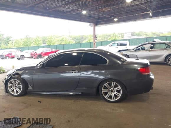 ✅ 2007 BMW 3 Series 335i • VIN: WBAWL735X7PX42731 • Lot: 42362319. Wystawiony na IAAI z przebiegiem 64 372 mil. Bezpłatny archiwum sprzedaży aukcyjnych z USA i szczegółowy raport historii pojazdu na DreamBid. Zdjęcie 14.