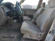 ✅ 1998 Toyota 4Runner SR5 • VIN: JT3HN86R4W0133401 • Lot: 84399725. Wystawiony na Copart z przebiegiem 341 146 mil. Bezpłatny archiwum sprzedaży aukcyjnych z USA i szczegółowy raport historii pojazdu na DreamBid. Zdjęcie 7.