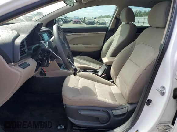 2019 Hyundai Elantra SE z VIN 5NPD74LF5KH459485, wystawiony jako Copart lot #71920855 z przebiegiem 81 720 mil mil oraz Szkoda całkowita • Salvage title. Historia ofert i sprzedaży dostępna na DreamBid. Obrazek 7.