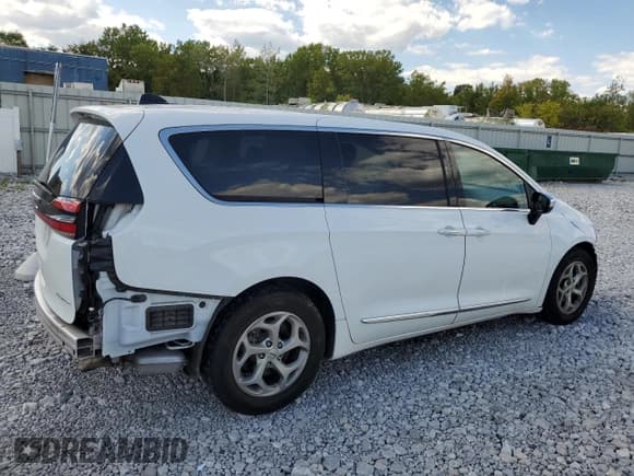 ✅ 2023 Chrysler Pacifica Limited • VIN: 2C4RC1GG6PR525264 • Lot: 71257315. Listed on Copart with 61,925 mi. Free auction sales archive from the USA and detailed vehicle history report at DreamBid. Image 3.