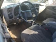 ✅ 2000 Chevrolet S-10 LS • VIN: 1GCCS19W5Y8118899 • Лот: 45783405. Опубликован ранее на Copart с пробегом Не указан. Бесплатный доступ к архиву аукционных продаж из США и подробный отчёт об истории автомобиля на DreamBid. Изображение 8.
