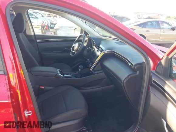 2022 Hyundai Tucson SEL with VIN 5NMJB3AE5NH029012, listed as a IAAI auction lot 43400701 with 26,852 mi miles and . Bid and sale history available at DreamBid. Image 5.