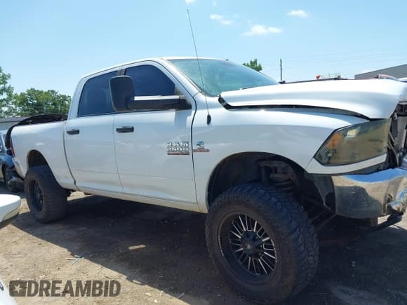 ✅ 2015 Ram 2500 SLT • VIN: 3C6UR5DL3FG600287 • Lot: 42779844. Wystawiony na IAAI z przebiegiem 365 428 mil. Bezpłatny archiwum sprzedaży aukcyjnych z USA i szczegółowy raport historii pojazdu na DreamBid. Zdjęcie 14.
