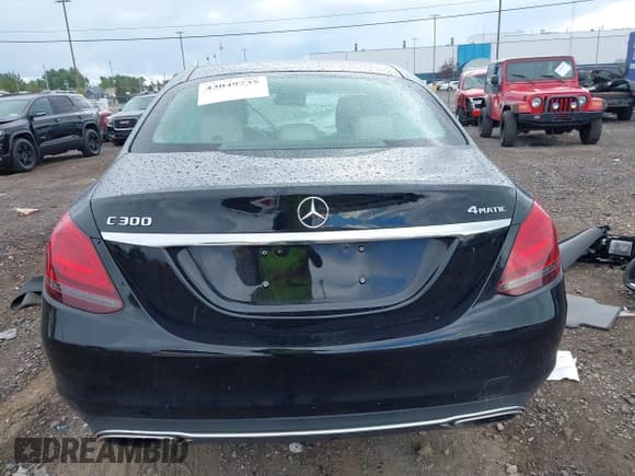 ✅ 2021 Mercedes-Benz C 300 • VIN: W1KWF8EB6MR648452 • Lot: 43049735. Wystawiony na IAAI z przebiegiem 49 656 mil. Bezpłatny archiwum sprzedaży aukcyjnych z USA i szczegółowy raport historii pojazdu na DreamBid. Zdjęcie 15.