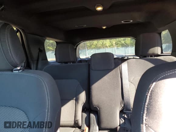 ✅ 2017 Ford Explorer XLT • VIN: 1FM5K8D84HGD91702 • Lot: 86111625. Wystawiony na Copart z przebiegiem 90 243 mil. Bezpłatny archiwum sprzedaży aukcyjnych z USA i szczegółowy raport historii pojazdu na DreamBid. Zdjęcie 10.