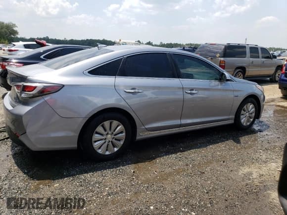 ✅ 2017 Hyundai Sonata SE • VIN: KMHE24L16HA051287 • Lot: 58241113. Listed on Copart with 76,182 mi. Free auction sales archive from the USA and detailed vehicle history report at DreamBid. Image 3.