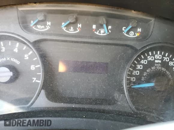 ✅ 2013 Ford F-150 XL • VIN: 1FTMF1CM4DKE64617 • Lot: 92888645. Wystawiony na Copart z przebiegiem Nie podano. Bezpłatny archiwum sprzedaży aukcyjnych z USA i szczegółowy raport historii pojazdu na DreamBid. Zdjęcie 9.