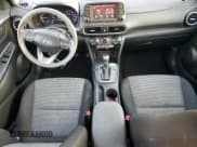 ✅ 2020 Hyundai Kona SE • VIN: KM8K12AA3LU483842 • Лот: 75537374. Опубликован ранее на Copart с пробегом 69 230 миль. Бесплатный доступ к архиву аукционных продаж из США и подробный отчёт об истории автомобиля на DreamBid. Изображение 8.