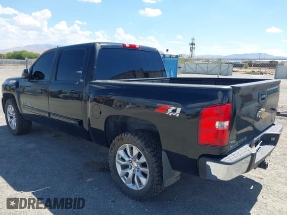 ✅ 2012 Chevrolet Silverado 1500 LTZ • VIN: 1GCPKTE7XCF103170 • Lot: 43229923. Wystawiony na IAAI z przebiegiem 154 772 mil. Bezpłatny archiwum sprzedaży aukcyjnych z USA i szczegółowy raport historii pojazdu na DreamBid. Zdjęcie 3.