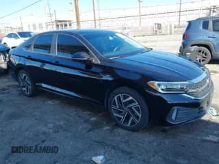 ✅ 2022 Volkswagen Jetta SEL • VIN: 3VWGM7BU3NM031241 • Lot: 41636674. Wystawiony na IAAI z przebiegiem 40 411 mil. Bezpłatny archiwum sprzedaży aukcyjnych z USA i szczegółowy raport historii pojazdu na DreamBid. Zdjęcie 1.