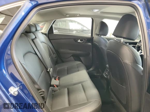 ✅ 2021 Kia Forte EX • VIN: 3KPF54AD1ME411022 • Lot: 81472675. Wystawiony na Copart z przebiegiem 19 106 mil. Bezpłatny archiwum sprzedaży aukcyjnych z USA i szczegółowy raport historii pojazdu na DreamBid. Zdjęcie 10.