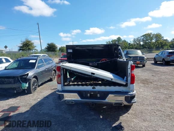 ✅ 2020 Chevrolet Silverado 1500 LT • VIN: 3GCUYDED6LG183420 • Lot: 43467874. Wystawiony na IAAI z przebiegiem 124 043 mil. Bezpłatny archiwum sprzedaży aukcyjnych z USA i szczegółowy raport historii pojazdu na DreamBid. Zdjęcie 16.