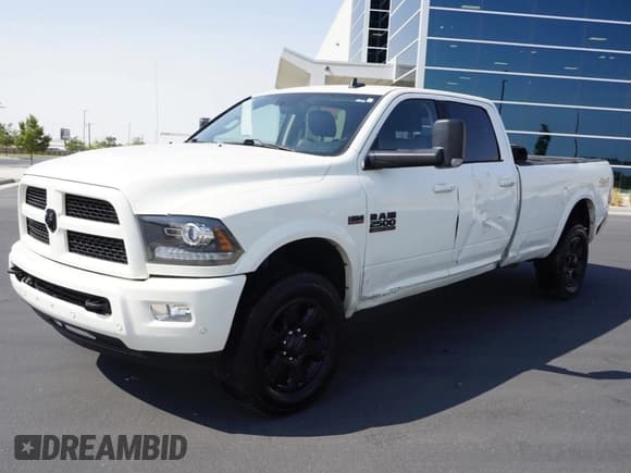 ✅ 2017 Ram 2500 • VIN: 3C6UR5KJ3HG676158 • Lot: 83428014. Wystawiony na Copart z przebiegiem 102 336 mil. Bezpłatny archiwum sprzedaży aukcyjnych z USA i szczegółowy raport historii pojazdu na DreamBid. Zdjęcie 2.