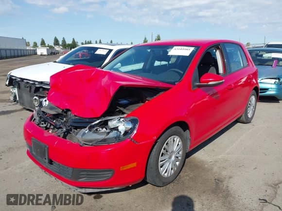 ✅ 2013 Volkswagen Golf • VIN: WVWDB7AJ5DW030996 • Lot: 43184985. Wystawiony na IAAI z przebiegiem 113 087 mil. Bezpłatny archiwum sprzedaży aukcyjnych z USA i szczegółowy raport historii pojazdu na DreamBid. Zdjęcie 2.