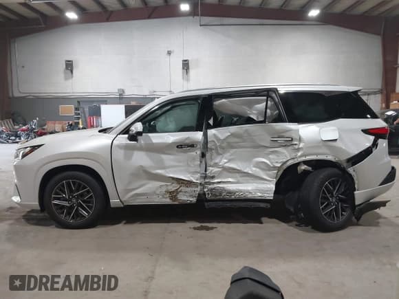 ✅ 2024 Lexus TX 350 • VIN: 5TDAAAB6XRS005029 • Лот: 42385856. Опубликован ранее на IAAI с пробегом 10 миль. Бесплатный доступ к архиву аукционных продаж из США и подробный отчёт об истории автомобиля на DreamBid. Изображение 13.