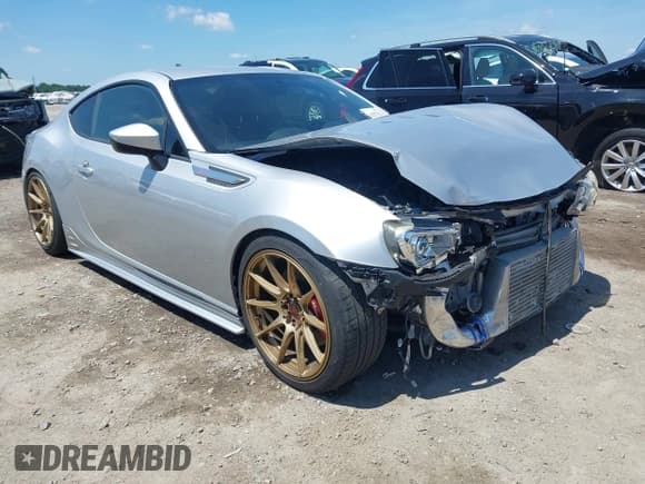 ✅ 2013 Subaru BRZ Limited • VIN: JF1ZCAC13D1609176 • Lot: 42527523. Wystawiony na IAAI z przebiegiem 83 689 mil. Bezpłatny archiwum sprzedaży aukcyjnych z USA i szczegółowy raport historii pojazdu na DreamBid. Zdjęcie 1.