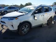 ✅ 2018 Toyota RAV4 LE • VIN: 2T3ZFREV3JW460412 • Lot: 43495288. Wystawiony na IAAI z przebiegiem 145 566 mil. Bezpłatny archiwum sprzedaży aukcyjnych z USA i szczegółowy raport historii pojazdu na DreamBid. Zdjęcie 2.