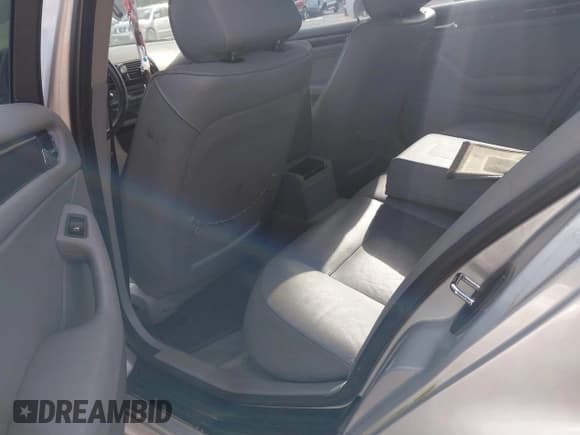 ✅ 2004 BMW 3 Series 325i • VIN: WBAET37494NJ95447 • Lot: 42350519. Listed on IAAI with 220,829 mi. Free auction sales archive from the USA and detailed vehicle history report at DreamBid. Image 8.