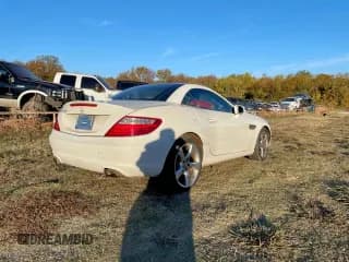 ✅ 2012 Mercedes-Benz SLK 350 • VIN: WDDPK5HA1CF038430 • Лот: 92593535. Опубликован ранее на Copart с пробегом 109 411 миль. Бесплатный доступ к архиву аукционных продаж из США и подробный отчёт об истории автомобиля на DreamBid. Изображение 4.