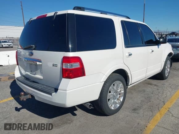 ✅ 2013 Ford Expedition Limited • VIN: 1FMJU1K53DEF00889 • Лот: 43780152. Опубликован ранее на IAAI с пробегом 100 305 миль. Бесплатный доступ к архиву аукционных продаж из США и подробный отчёт об истории автомобиля на DreamBid. Изображение 4.