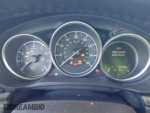 ✅ 2018 Mazda CX-5 Grand Touring • VIN: JM3KFBDM9J0335217 • Lot: 43582422. Wystawiony na IAAI z przebiegiem 126 195 mil. Bezpłatny archiwum sprzedaży aukcyjnych z USA i szczegółowy raport historii pojazdu na DreamBid. Zdjęcie 7.