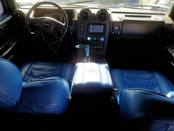 ✅ 2005 Hummer H2 SUT • VIN: 5GRGN22U75H114807 • Lot: 85565505. Wystawiony na Copart z przebiegiem 132 756 mil. Bezpłatny archiwum sprzedaży aukcyjnych z USA i szczegółowy raport historii pojazdu na DreamBid. Zdjęcie 8.