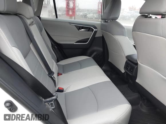 ✅ 2024 Toyota RAV4 XLE Premium • VIN: 2T3A1RFV3RW477622 • Lot: 43746616. Listed on IAAI with 17,686 mi. Free auction sales archive from the USA and detailed vehicle history report at DreamBid. Image 8.