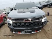✅ 2025 Chevrolet Silverado 1500 • VIN: 3GCUKHE81SG131512 • Лот: 53326985. Опубликован ранее на Copart с пробегом 2 852 миль. Бесплатный доступ к архиву аукционных продаж из США и подробный отчёт об истории автомобиля на DreamBid. Изображение 5.